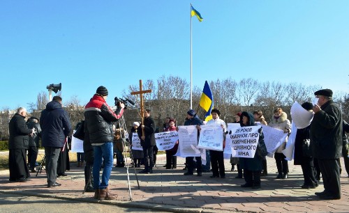 В Одесі католики мітингують під ОДА.(ФОТО)